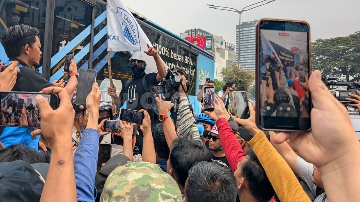Tertahan di Gedung UOB, Ketegangan Pecah Saat Mahasiswa Ngotot Tembus Bundaran HI