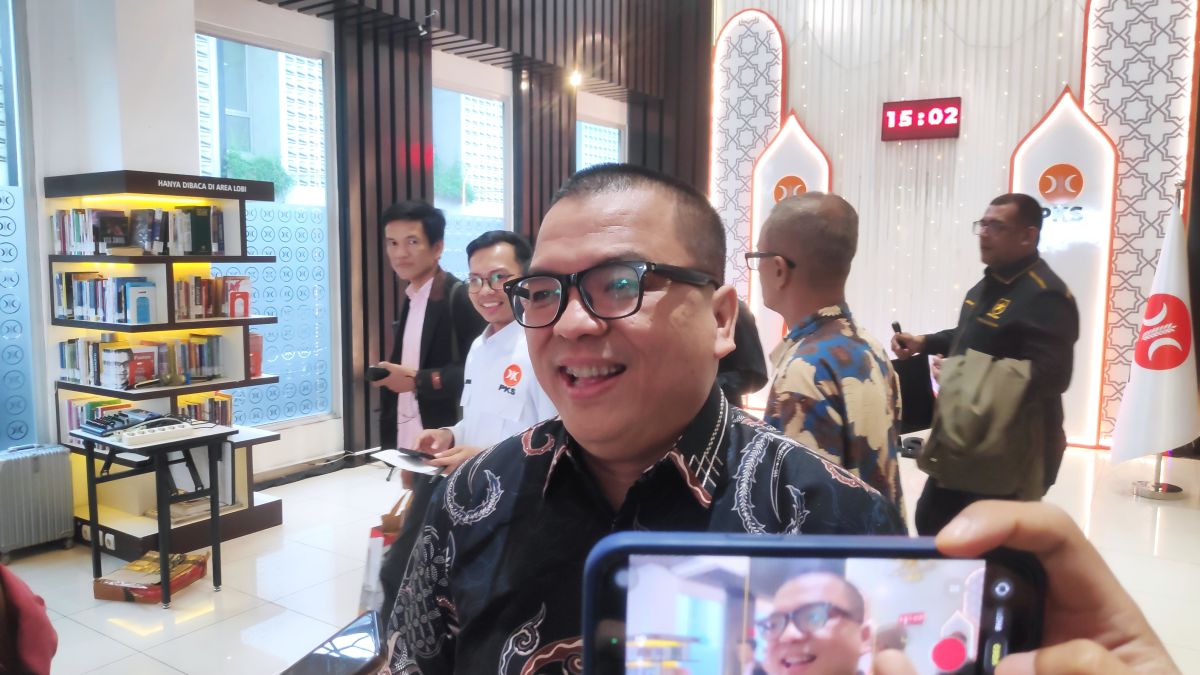 Bahas Opsi Pemakzulan Gibran, Denny Indrayana Jalin Komunikasi Dengan Petinggi PDIP