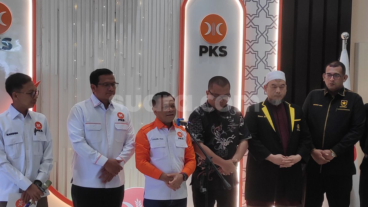 Terima Denny Indrayana Cs, PKS Bakal Seriusi Polemik Keabsahan Ijazah Gibran Pasca Putusan MK