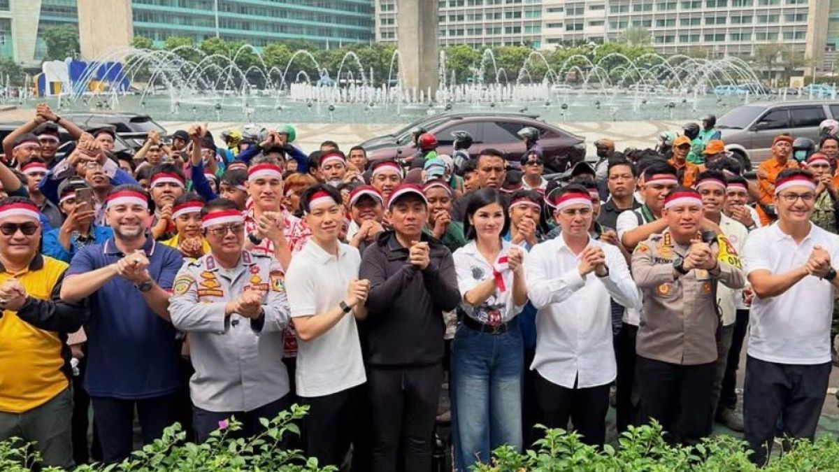 Sosok Ini Disebut Sari yang Berikan Almamater UBSI di Acara Bersama Raffi Ahmad