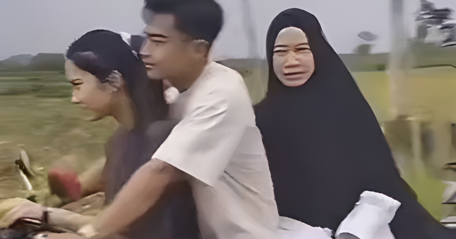 Pratama Arhan bonceng Azizah Salsha dan ibu mertua (TikTok/_zizearho)