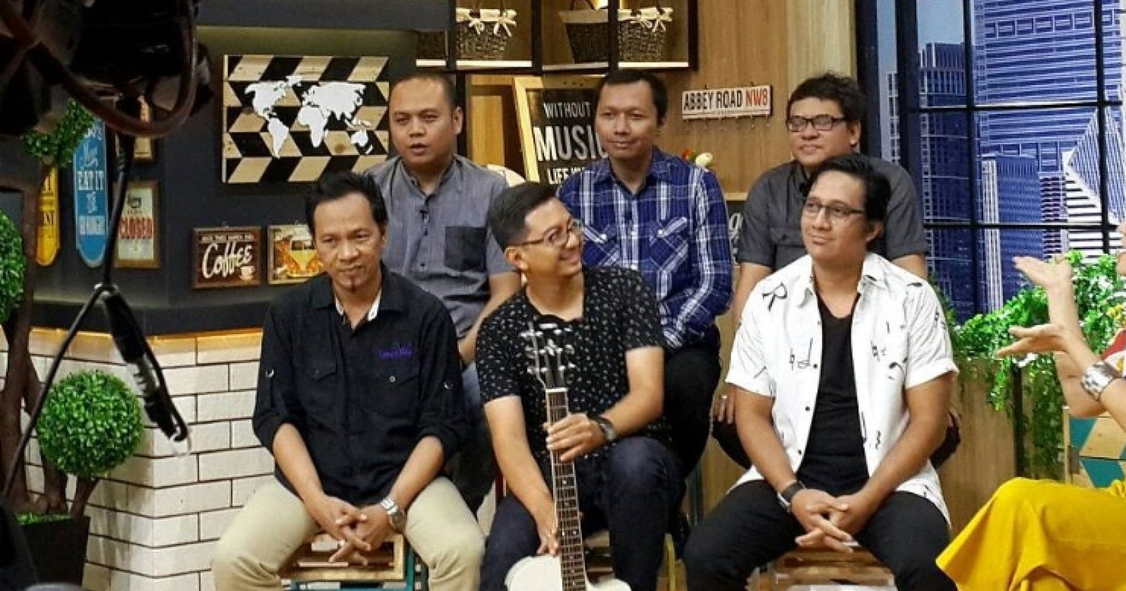 Kelin anandi hind Kiara Mia bilan porno suratlar