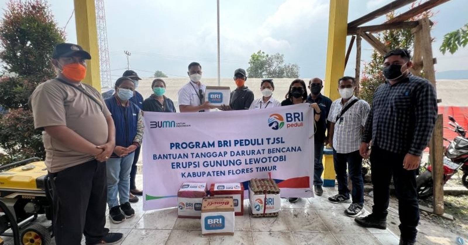 BRI Salurkan Bantuan untuk Korban Erupsi Gunung Lewotobi Laki-laki di Flores Timur