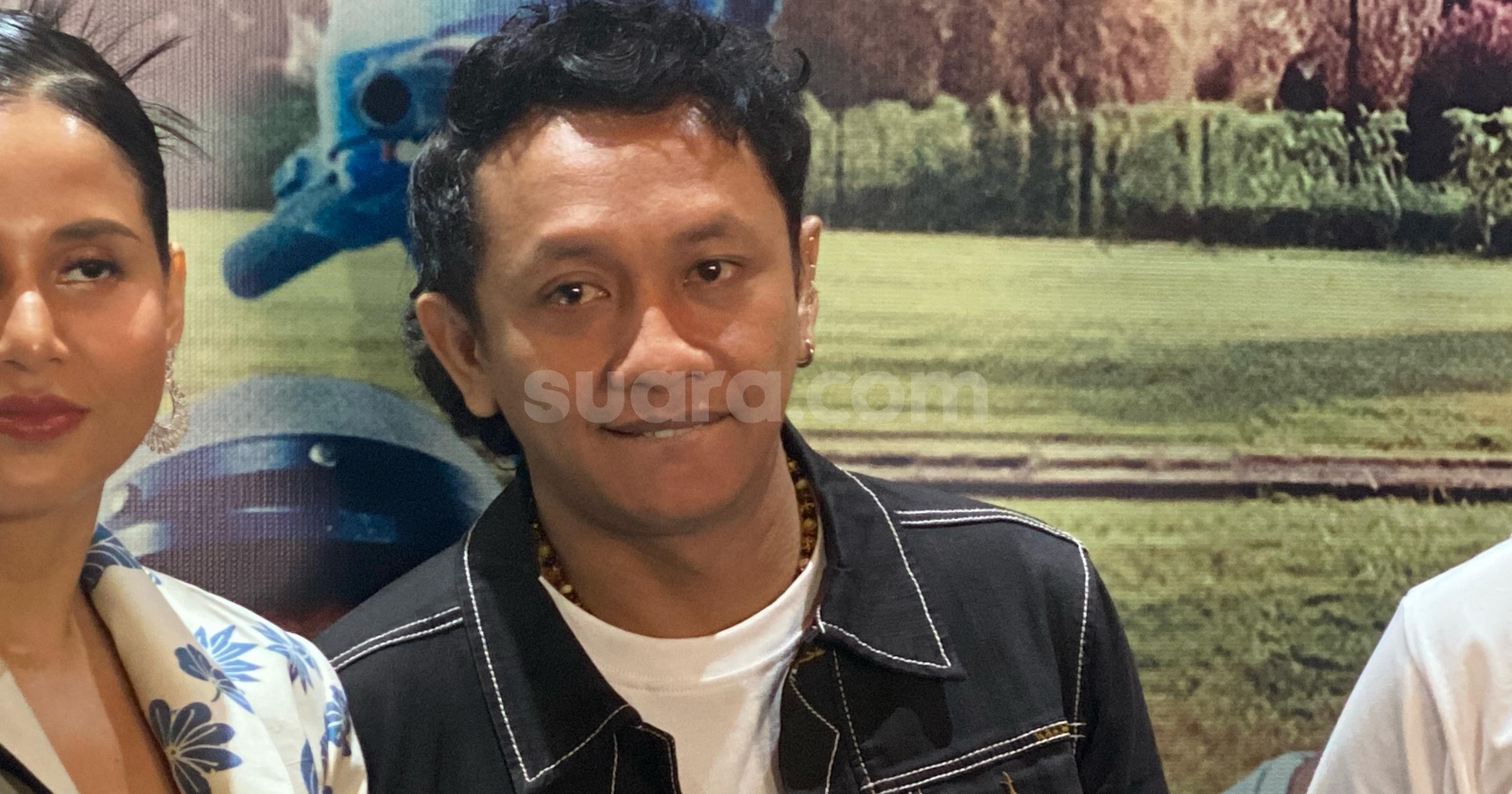 Svingerlar bir qizni jinsiy aloqaga jalb qilishdi