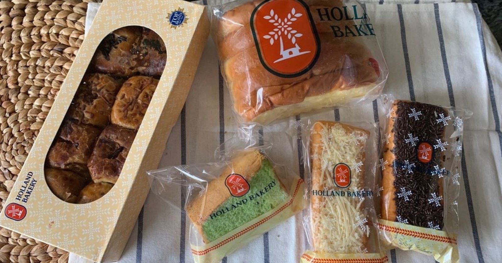 Tips Dapat Diskon Belanja di Holland Bakery, Nasabah BRI Merapat!