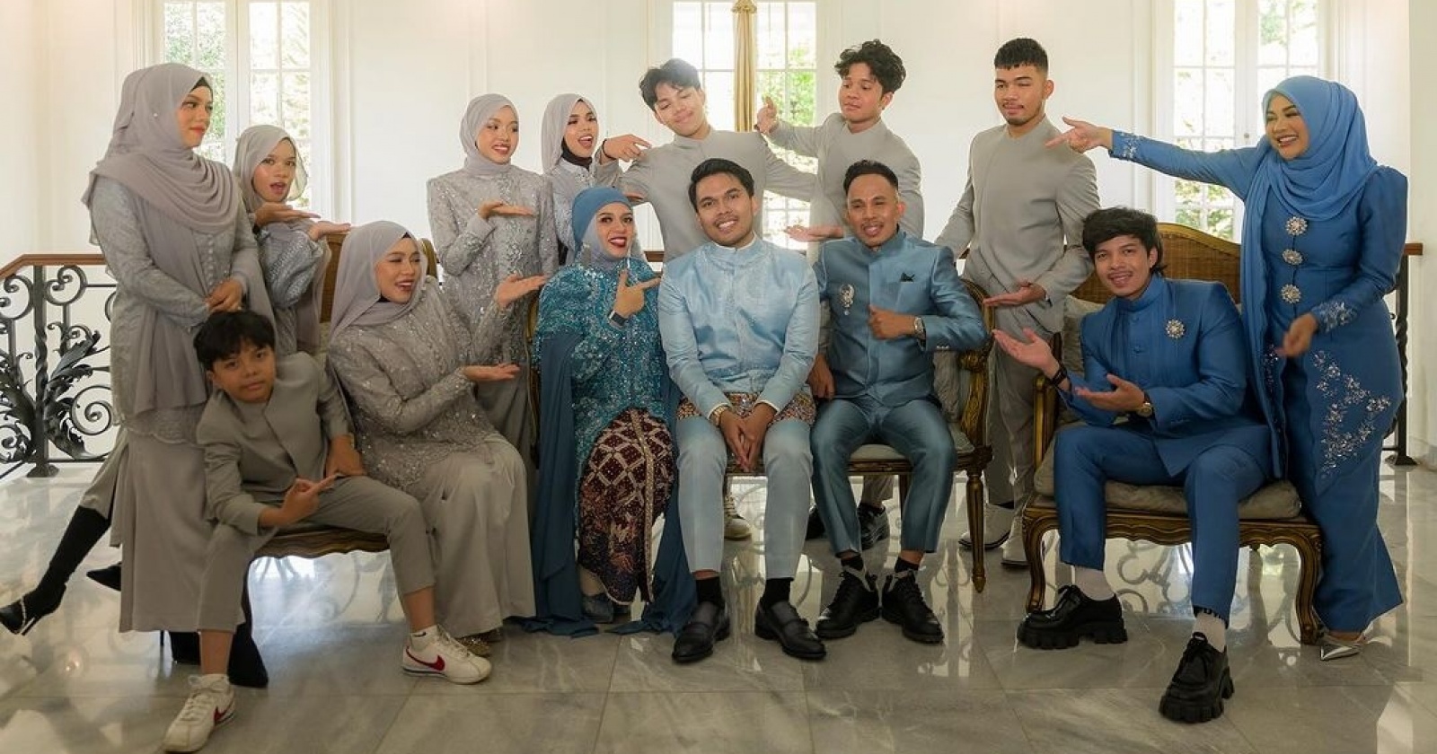 Uchinchi Reich qizlar porno Eldorado porno rasmlari uchun yurakni ezuvchi yol eshitildi.