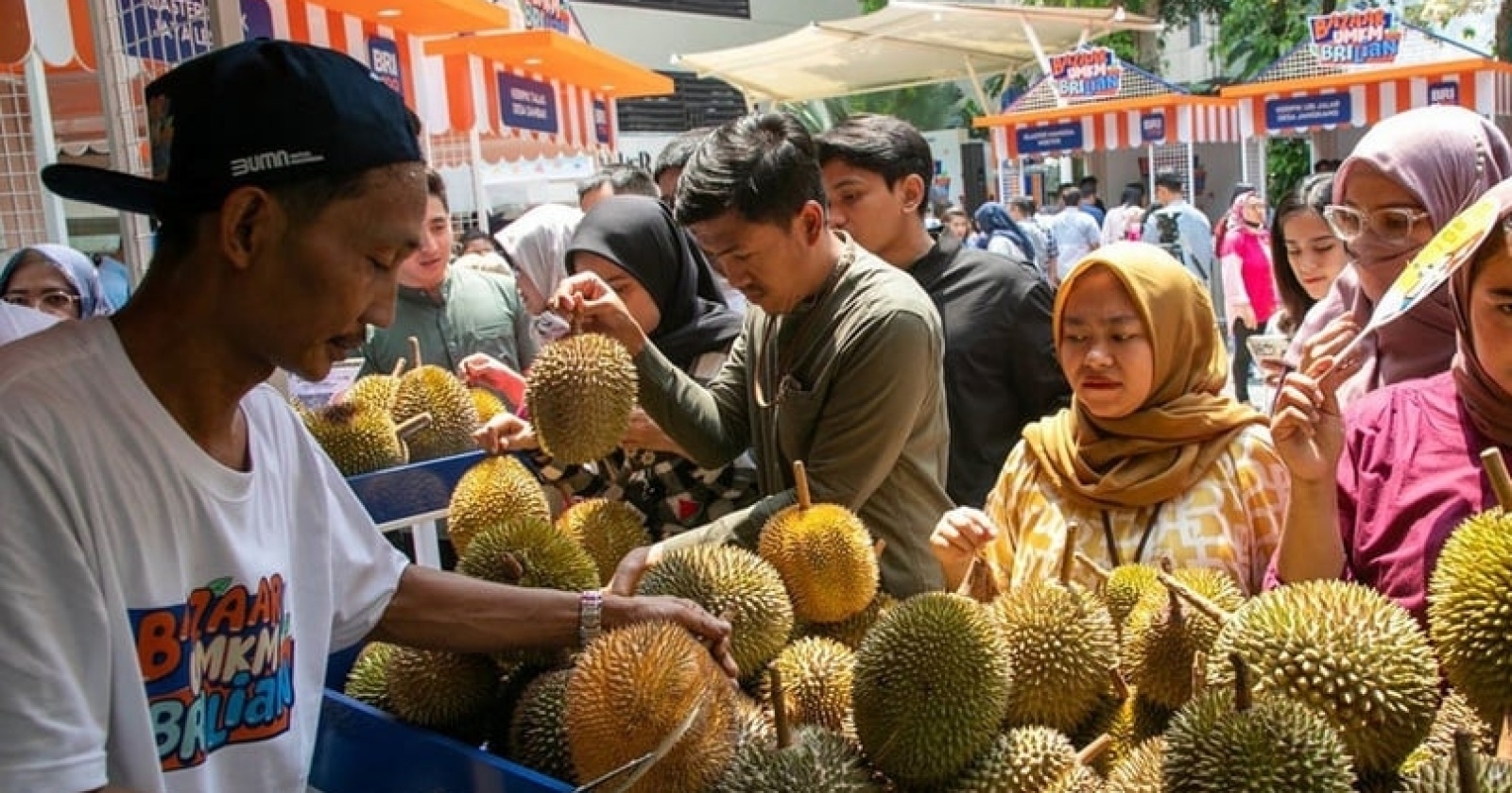 Modal KUR BRI, Petani Ini Sulap Durian Lokal Jadi Primadona Pasar Nasional