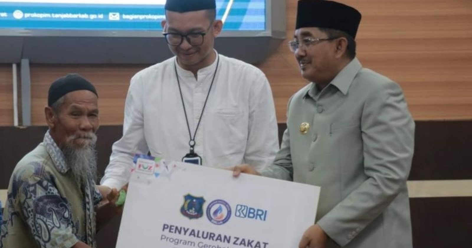 BRI dan Pemkab Tanjabbar Berbagi Kebahagiaan, Santuni Anak Yatim dan Lansia