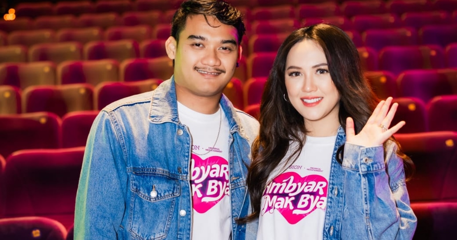 Er-xotinning sperma jinsi Men sening ogzingga porno suratga tushaman