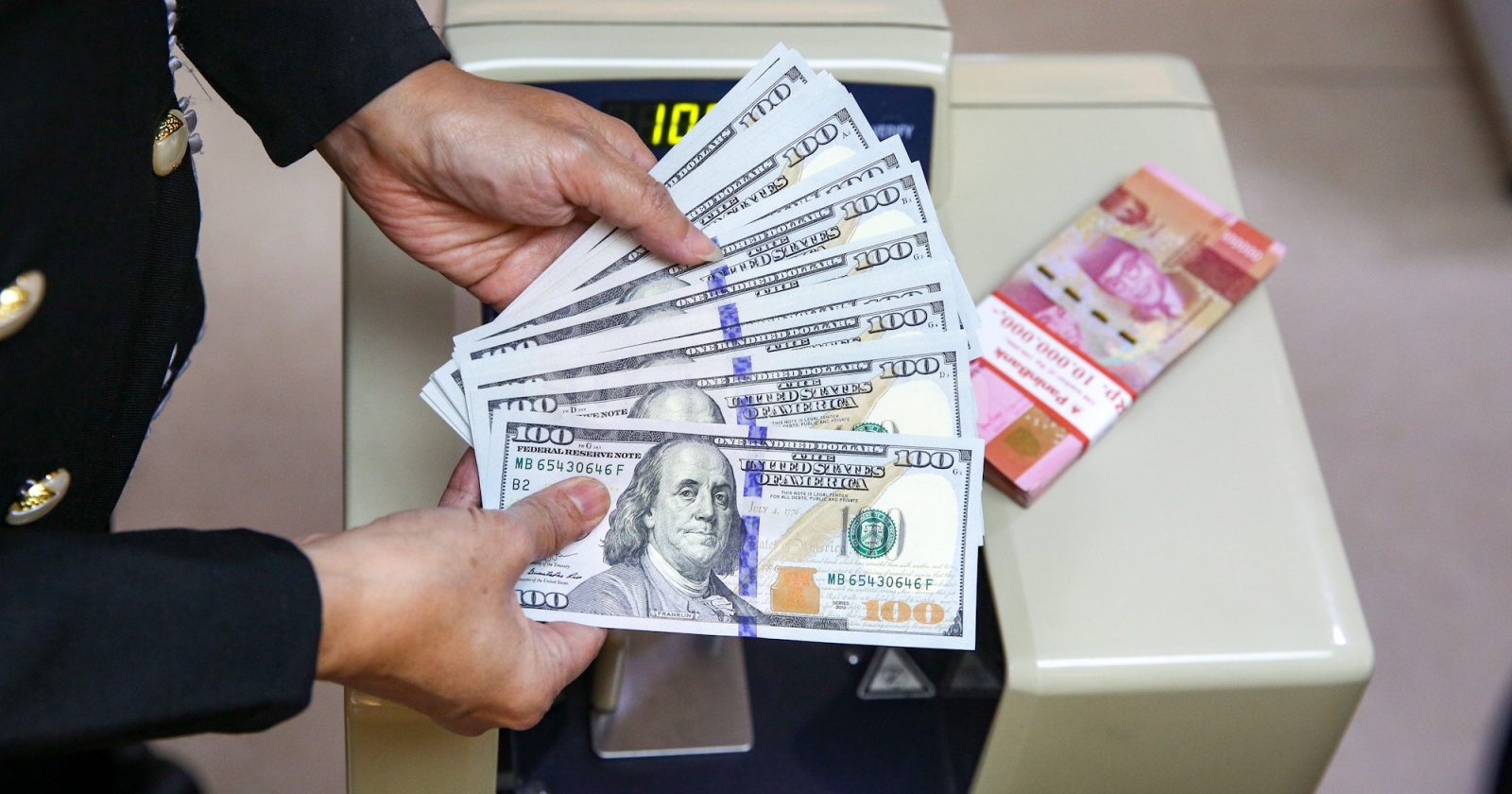 Nilai Tukar Rupiah Menguat Jumat Sore