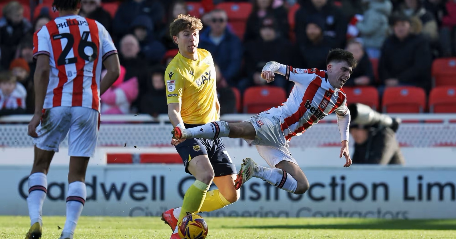 Ole Romeny Debut bersama Oxford United, Tendangannya Kena Tiang