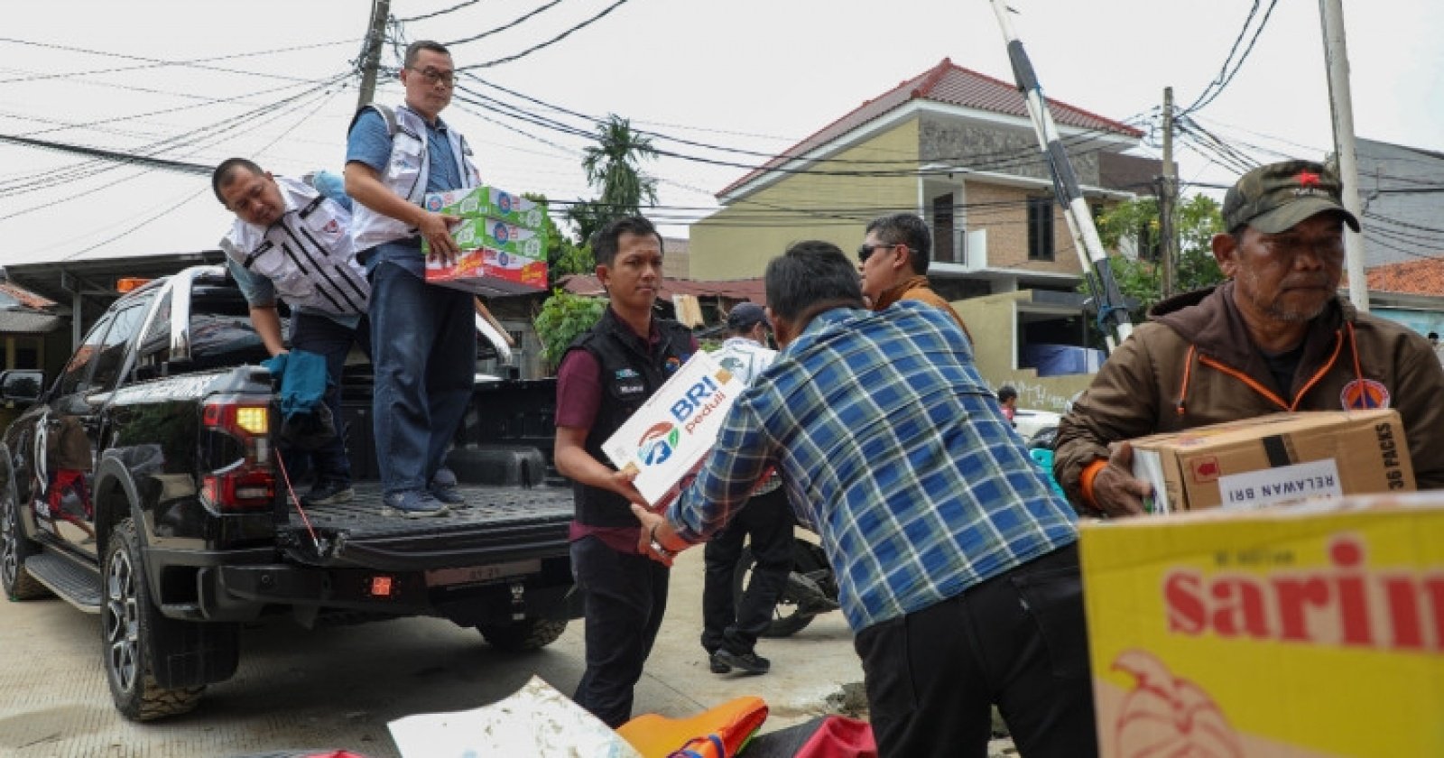 BRI Peduli Salurkan Bantuan Tanggap Bencana untuk Warga Jabodetabek Terdampak Banjir