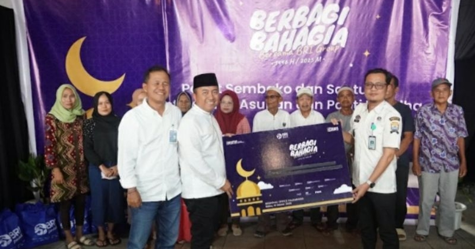 BRI Tebar Berkah Ramadhan: 1500 Paket Sembako dan Santunan untuk Warga Palembang