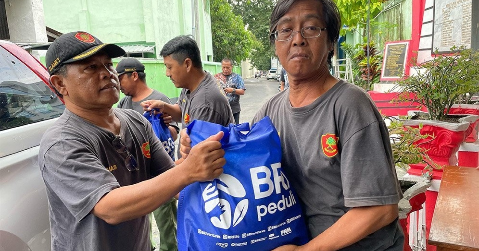 BRI Tebar Kebaikan di Bulan Suci, Ribuan Sembako Disalurkan & Pemudik Dimudahkan