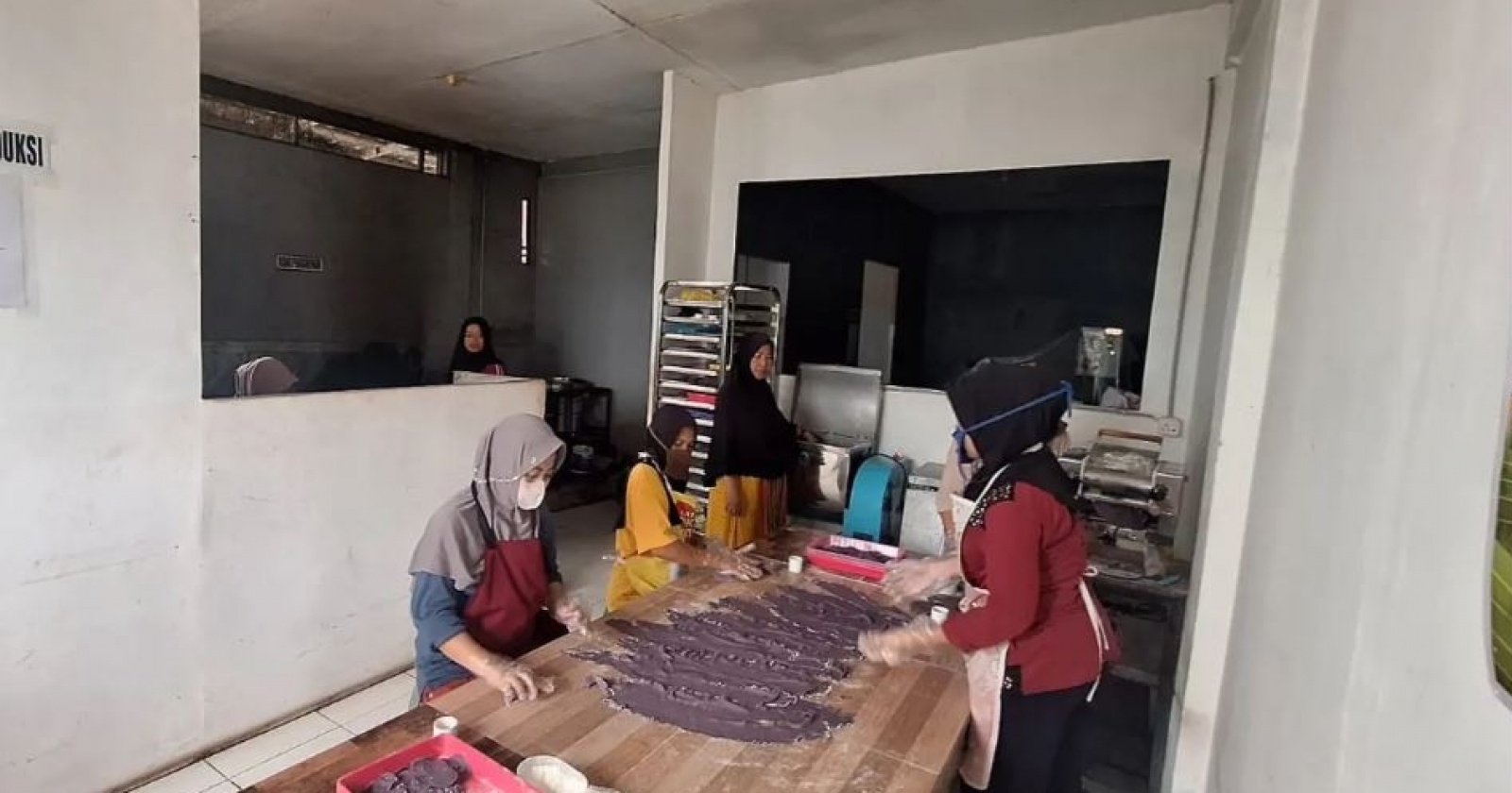 Bangkit dari Keterpurukan dengan KUR BRI, Hayanah Ajak Perempuan Desa Makin Berdaya