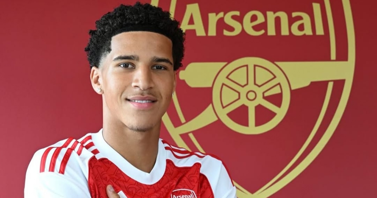 Pemain Keturunan Indonesia Resmi Gabung Arsenal