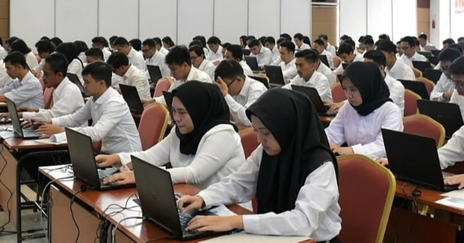 Guru PPPK Paruh Waktu Diangkat Penuh Jadi ASN Pusat Mulai 2027