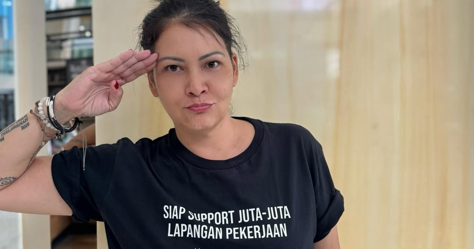 Melanie Subono Gebrak Medsos: Unggah 19 'Dosa' Soeharto, Pertanyakan Kelayakan Gelar Pahlawan