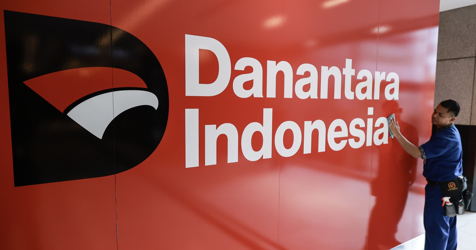Danantara Akui Banyak Masalah Luar Biasa Besar di BUMN, Janji Bereskan Utang Kereta Cepat