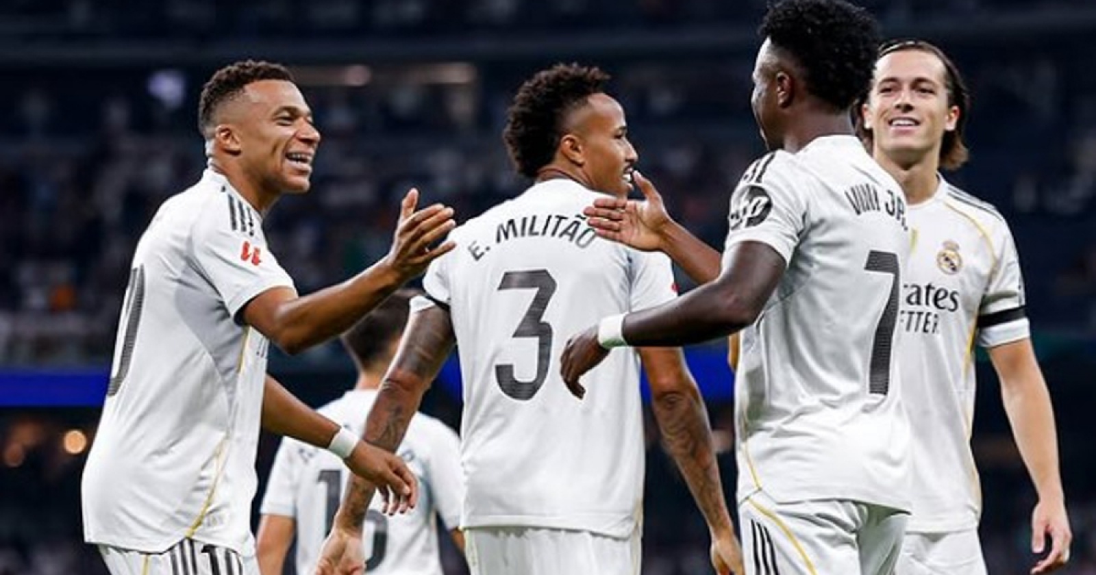 Kim Migneault picante-Calor asegurado