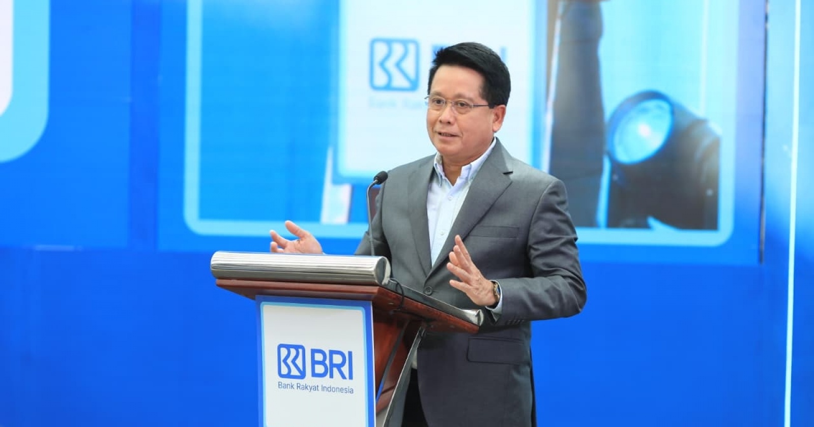 Peringati Satu Tahun Danantara, BRI Salurkan Ribuan Paket Pendidikan di Wilayah 3T