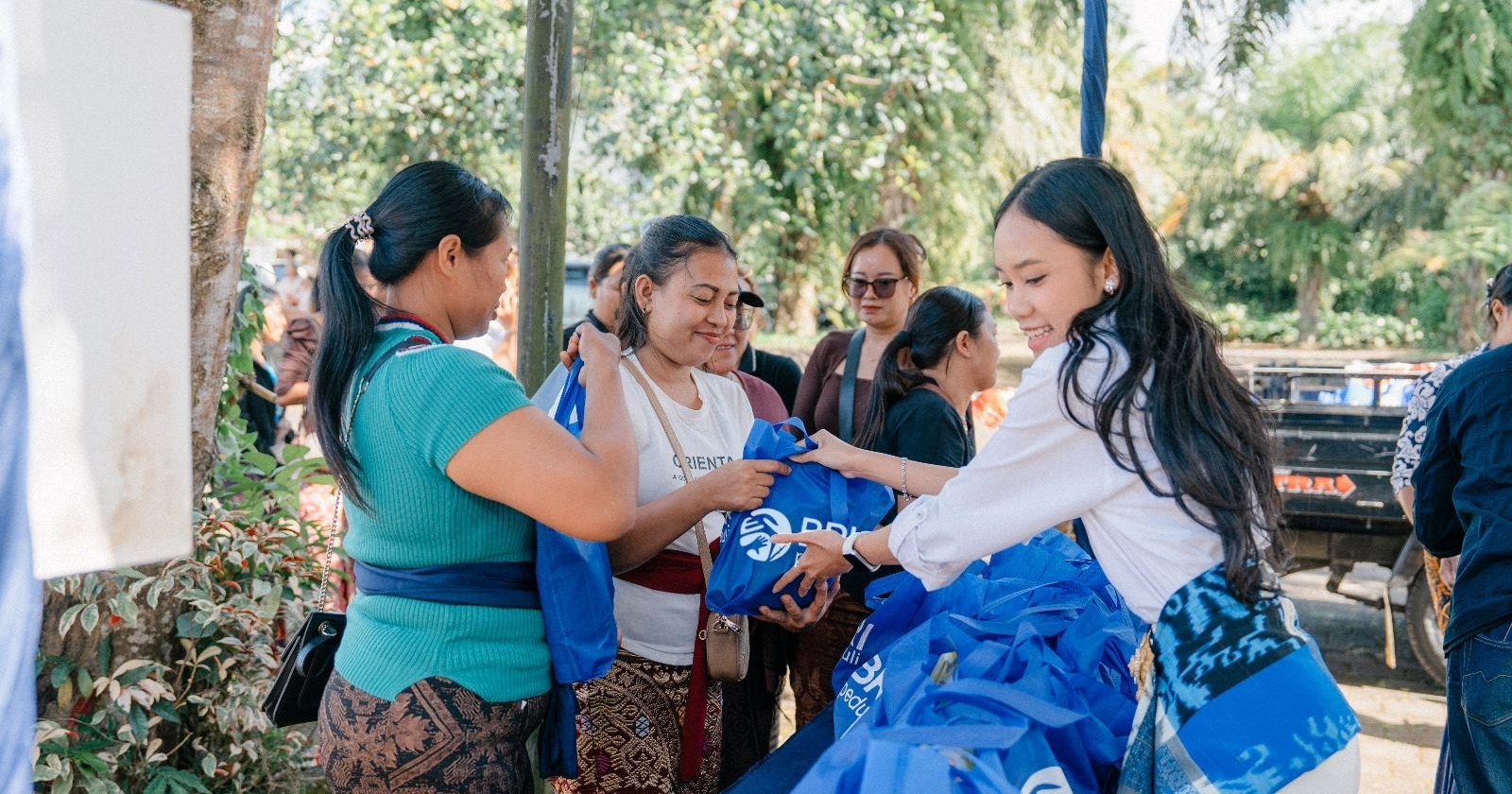 BRI Peduli Salurkan 2.000 Paket Sembako Sambut Hari Nyepi Saka 1948