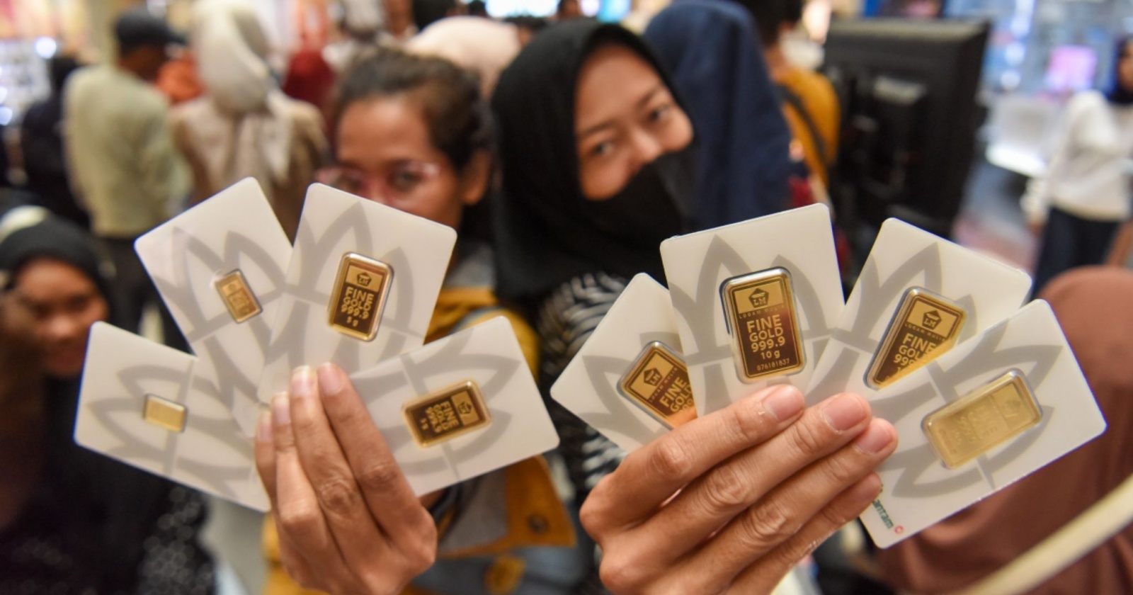 Cepat Antre, Harga Emas Antam Lagi Turun Jadi Rp2,68 Juta/Gram