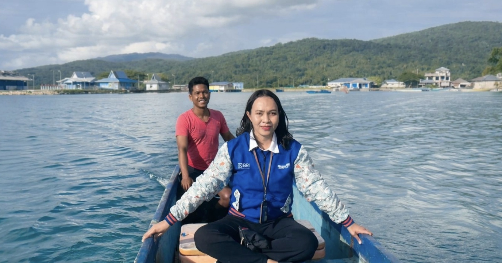 Mantri BRI Menembus Rimba dan Laut Demi Inklusi Ekonomi Masyarakat