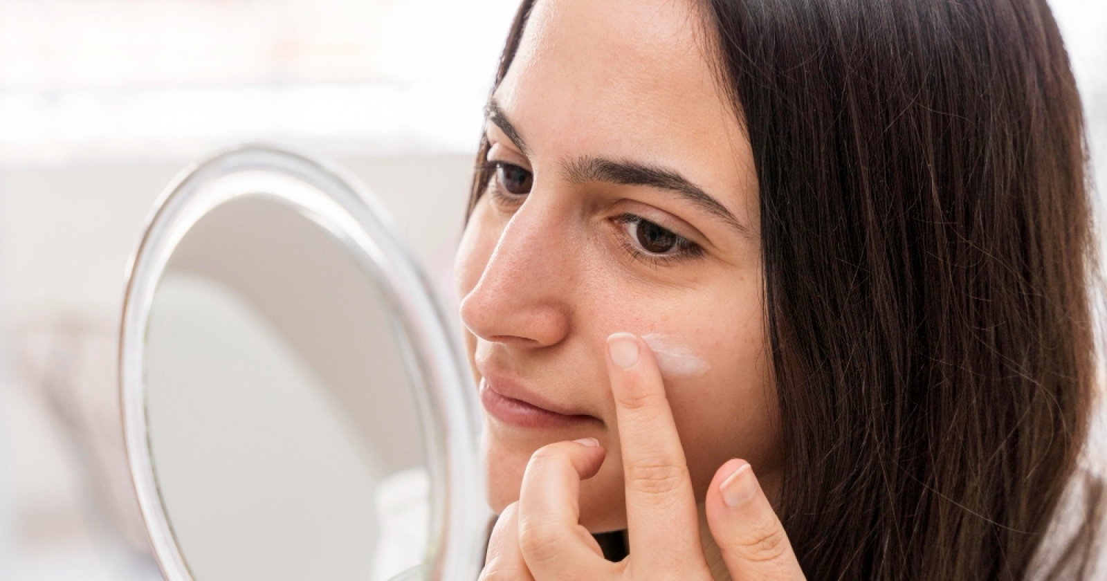 7 Ciri-Ciri Sunscreen Tidak Cocok di Kulit Wajah, Perlu Dihentikan Dulu