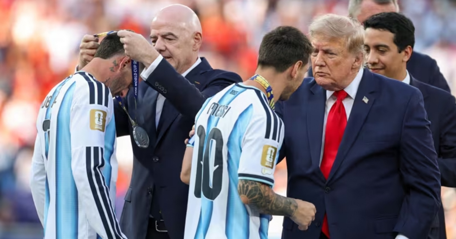Donald Trump dan Presiden FIFA Dicemooh Suporter Saat Penyerahan Trofi Piala Dunia 2026