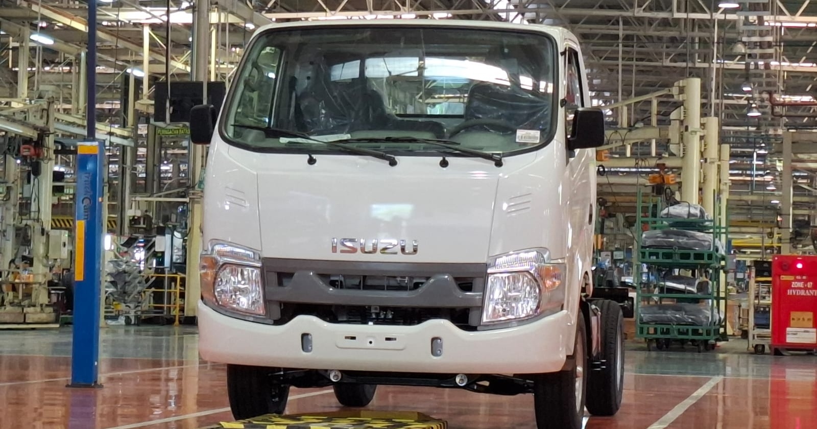 Isuzu Catatkan Produksi 300 Ribu Unit di Tengah Ketatnya Persaingan Kendaraan Komersial Tanah Air