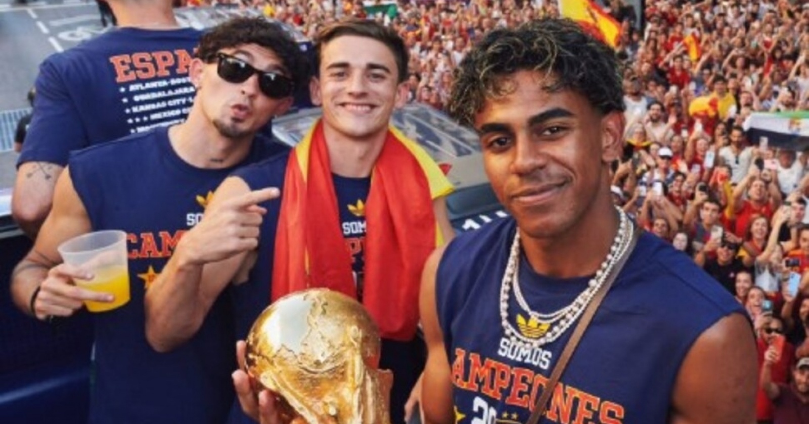 Sindir Skuat Argentina, Lamine Yamal Tantang Paredes Baku Pukul dengan Gavi di Atas Ring