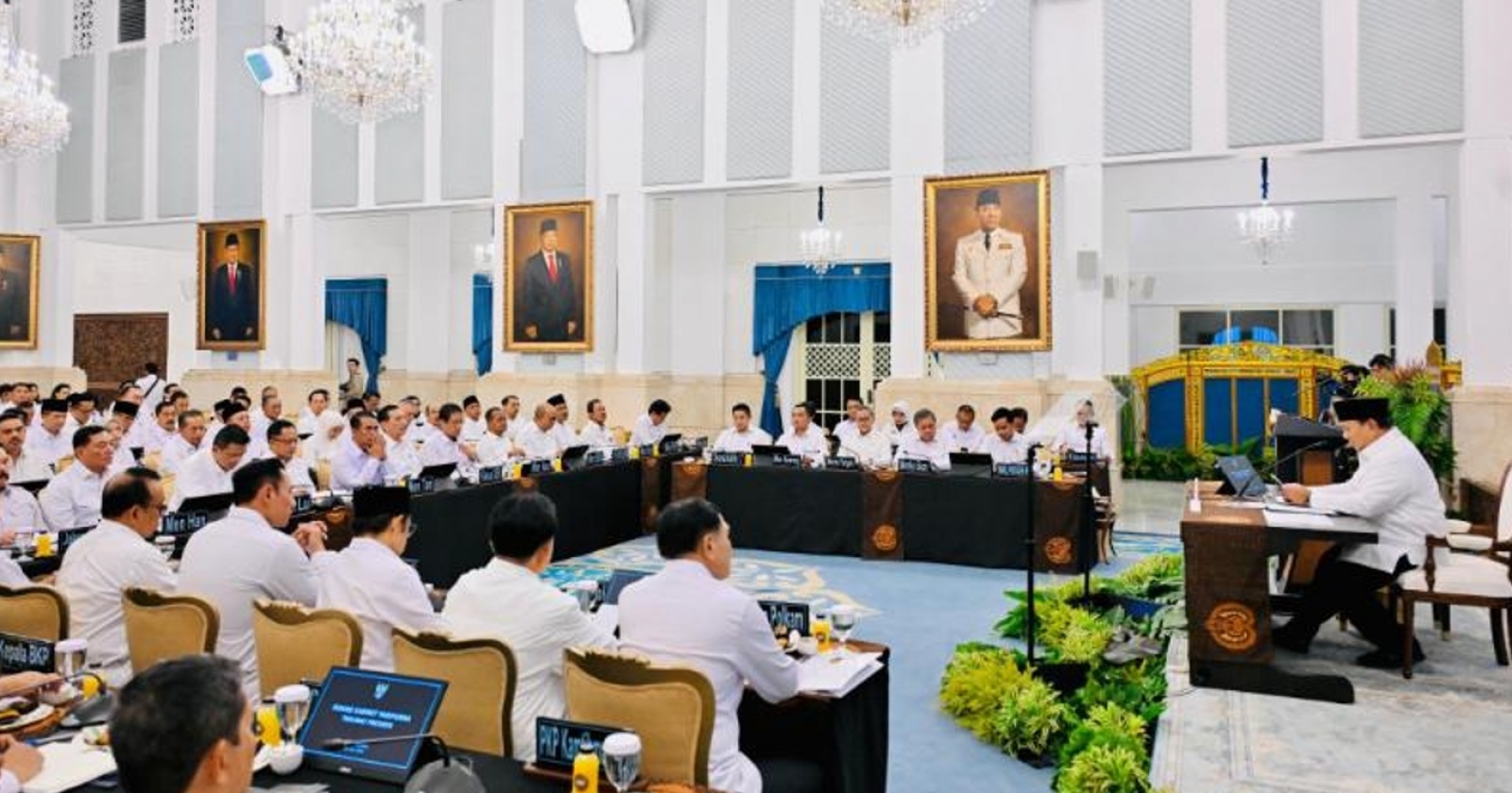Tak Lagi Disamping Prabowo, Kursi Wapres Gibran Geser Sejajar Menteri di Sidang Kabinet