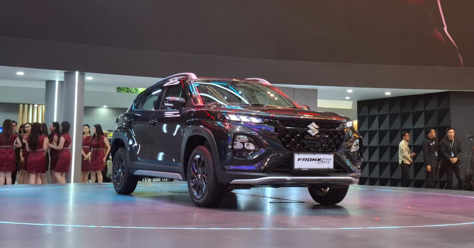 Suzuki Fronx Punya Varian Kuro, Tambah Fitur Keamanan Baru