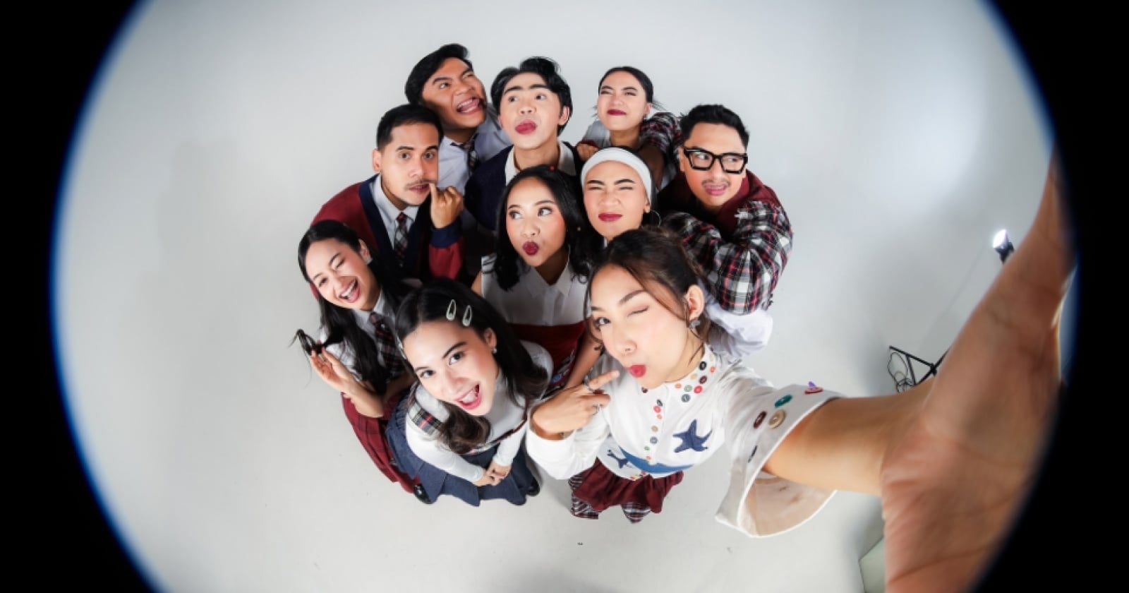 Senandung Gugusan Bintang, Perjalanan Baru Jakarta Movin Allstars di Luar Panggung Teater Musikal