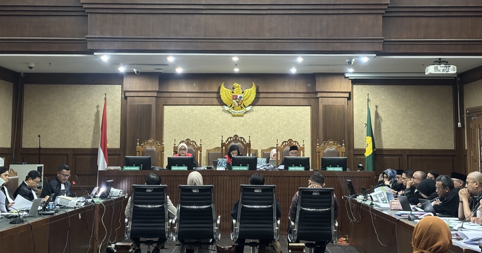Eks Dirjen PHU Hilman Latief Terima Uang dalam Amplop dan Goodie Bag dari Direktur Maktour