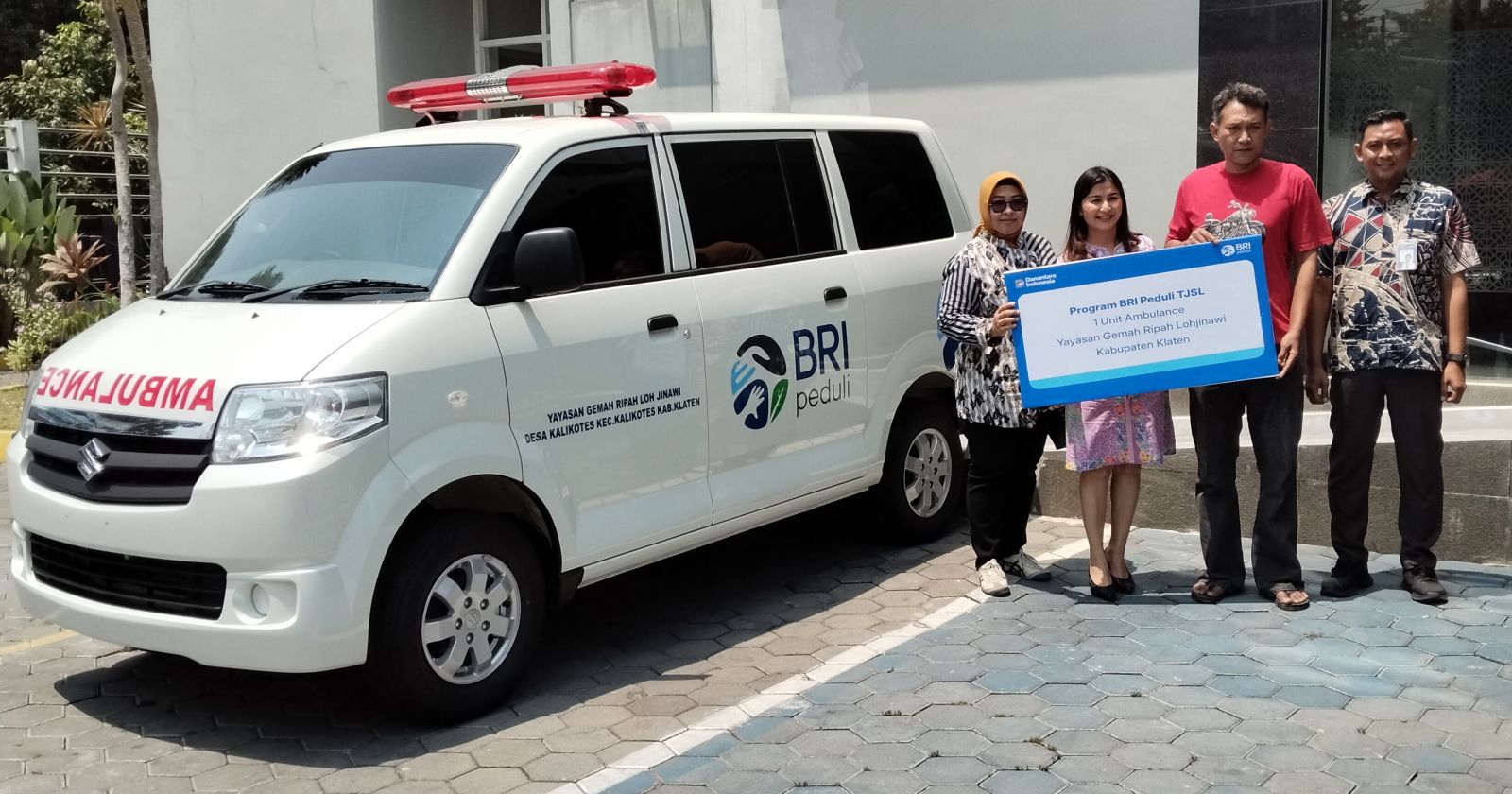 Perkuat Layanan Kesehatan, BRI Salurkan Ambulans untuk Yayasan Gemah Ripah Lohjinawi Klaten
