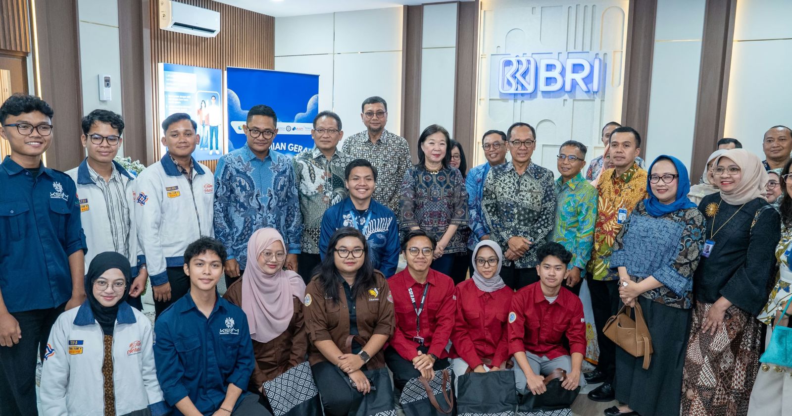 Cara BRI Cetak Mahasiswa UNAIR Jadi Agen Literasi