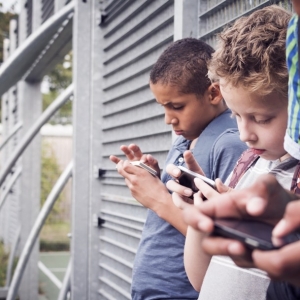 PP Tunas 2026: Bahaya Algoritma Media Sosial untuk Anak, Ini Alasan Regulasi Jadi Penting