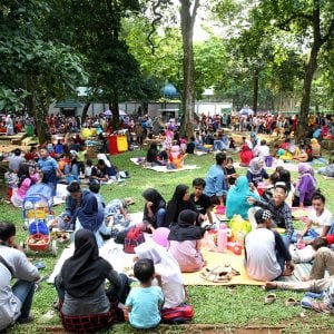 Hari Kedua Lebaran Ragunan Dipadati Pengunjung