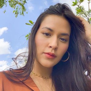 Tips Merawat Kulit Wajah Ala Raisa Dimulai Dari Double Cleansing<script async src=