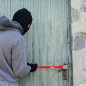 Mau Bawa Pulang Besi Curian, Malah Pulang Bareng Polisi, Dua Pria di Karanganyar Dibekuk