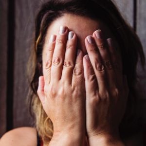 6 Zodiak yang Gampang Emosi dan Sensitif, Lengkap Tips Menghadapinya