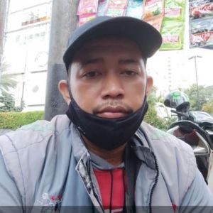 Hotman Paris posting tukang ojek yang meninggal dunia. [Instagram]