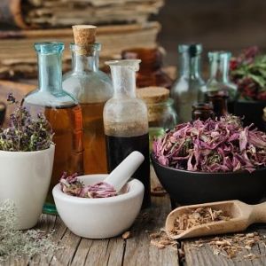 Perang Bintang AADC di Pasar Obat Herbal