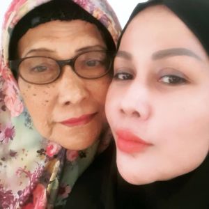 Potret Terbaru Mak Vera Mantan Manajer Olga Syahputra (instagram/@makverazanobia)