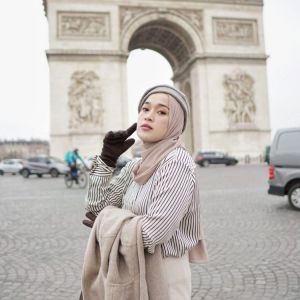 Potret Ririe Fairus di Paris (Instagram/@ririe_fairus)