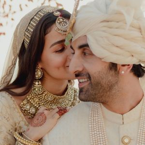 Potret Pernikahan Alia Bhatt dan Ranbir Kapoor (Instagram/@aliaabhatt)