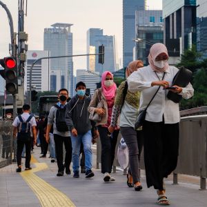 Upah Beda, Perjuangan Sama: Siasat Bertahan dengan Gaji UMK