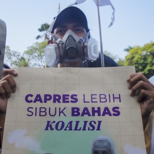 Desak Komitmen Capres Atasi Krisis Iklim, Sejumlah Aktivis Geruduk KPU